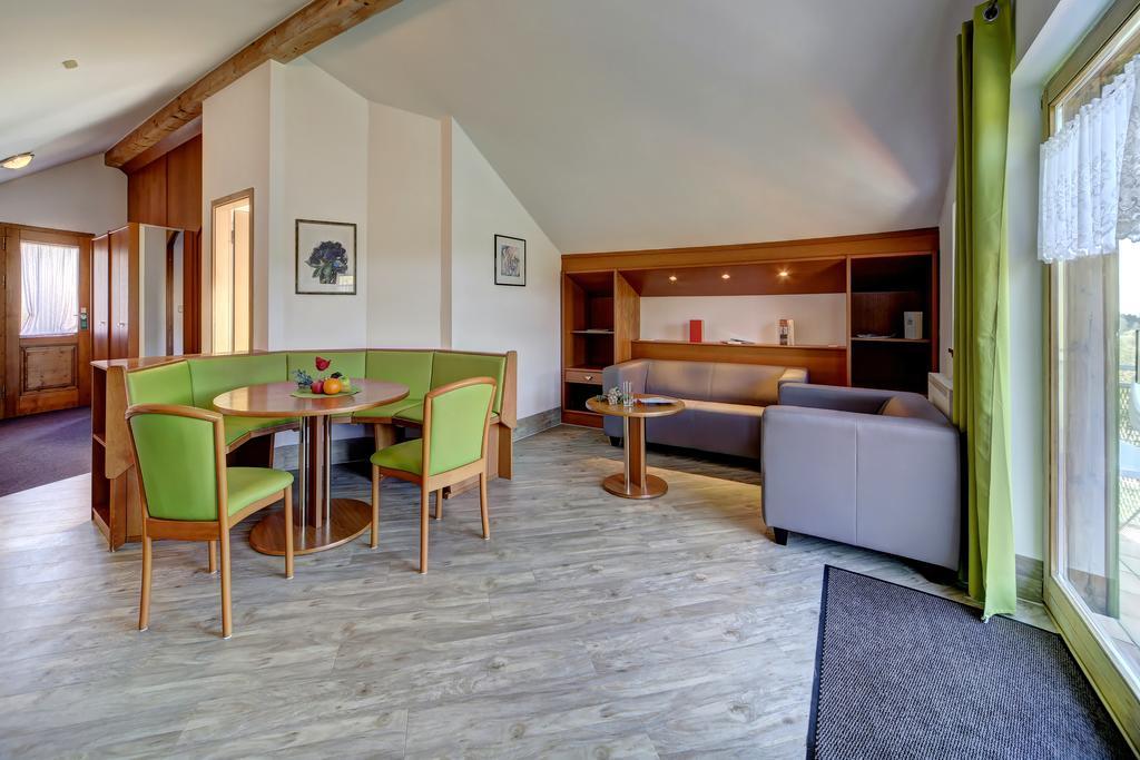 Village Hotel Bayerischer Wald Neukirchen  الغرفة الصورة